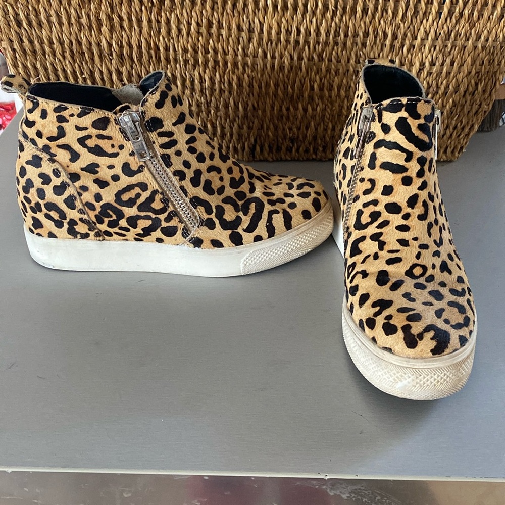 Steve Madden Calf Hair Wedges🌟
